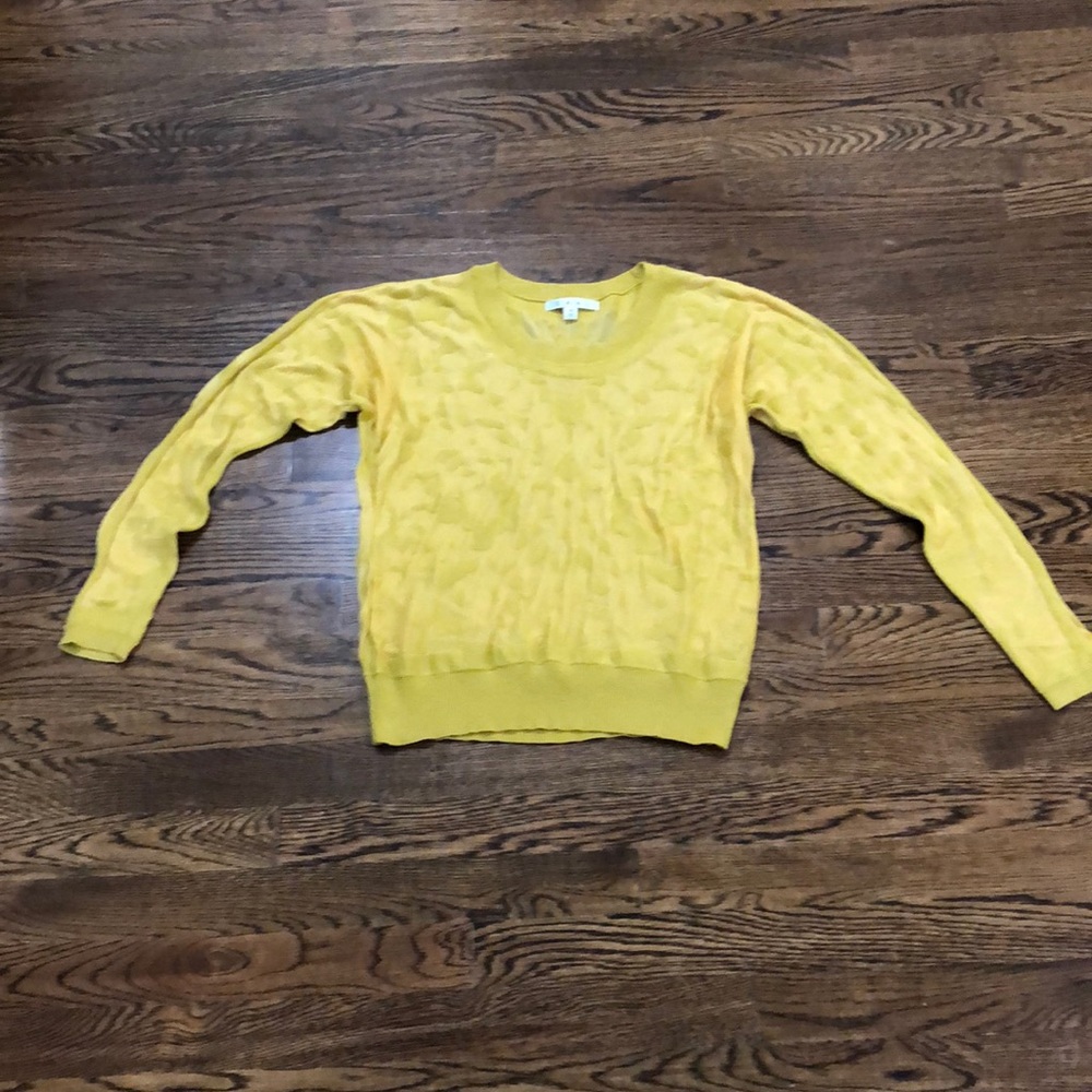 Women’s Cabinets gold sweater size XS